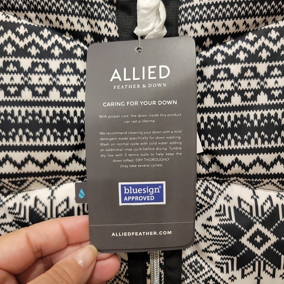 NWT Lands' End Fair Isle Snowflakes Puffer Vest - M - Picture 4 of 12